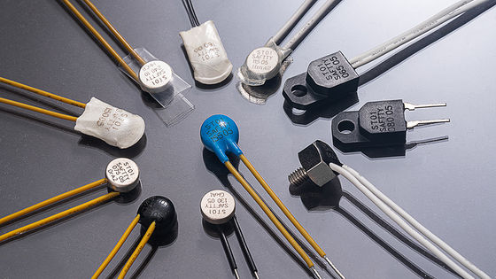 ST01 فیوز حرارتی SO6 سوئیچ کنترل‌شده با دما با محدوده 50-250℃ به طور معمول بسته یا باز، ریست خودکار یا دستی